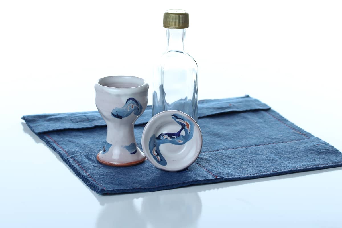 https://mlajxxbobtos.i.optimole.com/w:auto/h:auto/q:mauto/f:avif/https://www.spirit-of-creation.com/wp-content/uploads/2018/05/blue-waters-portable-communion-visitation-set.jpg